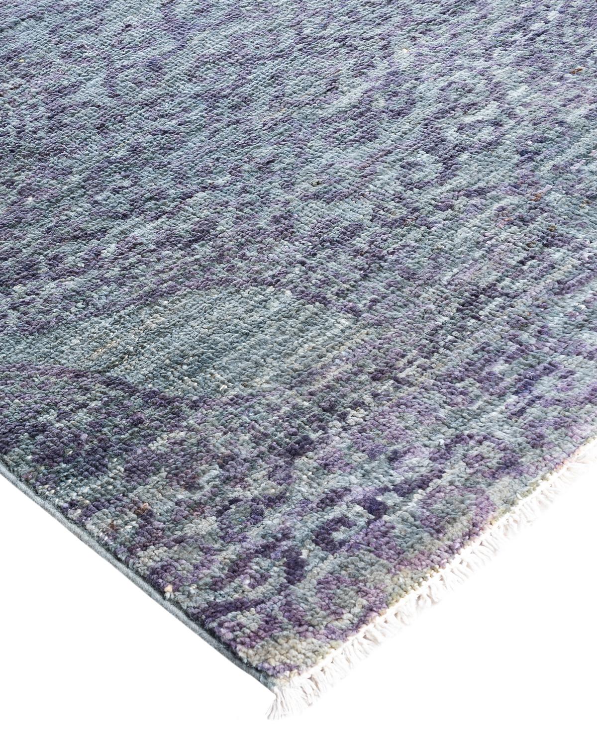 Vibrance-Teppiche sind der Inbegriff von Klassik mit Pfiff: traditionelle Muster in leuchtenden Farben gefärbt. Jeder handgeknüpfte Teppich wird mit einem 100 % natürlichen botanischen Farbstoff gewaschen, der verborgene Nuancen in den Mustern