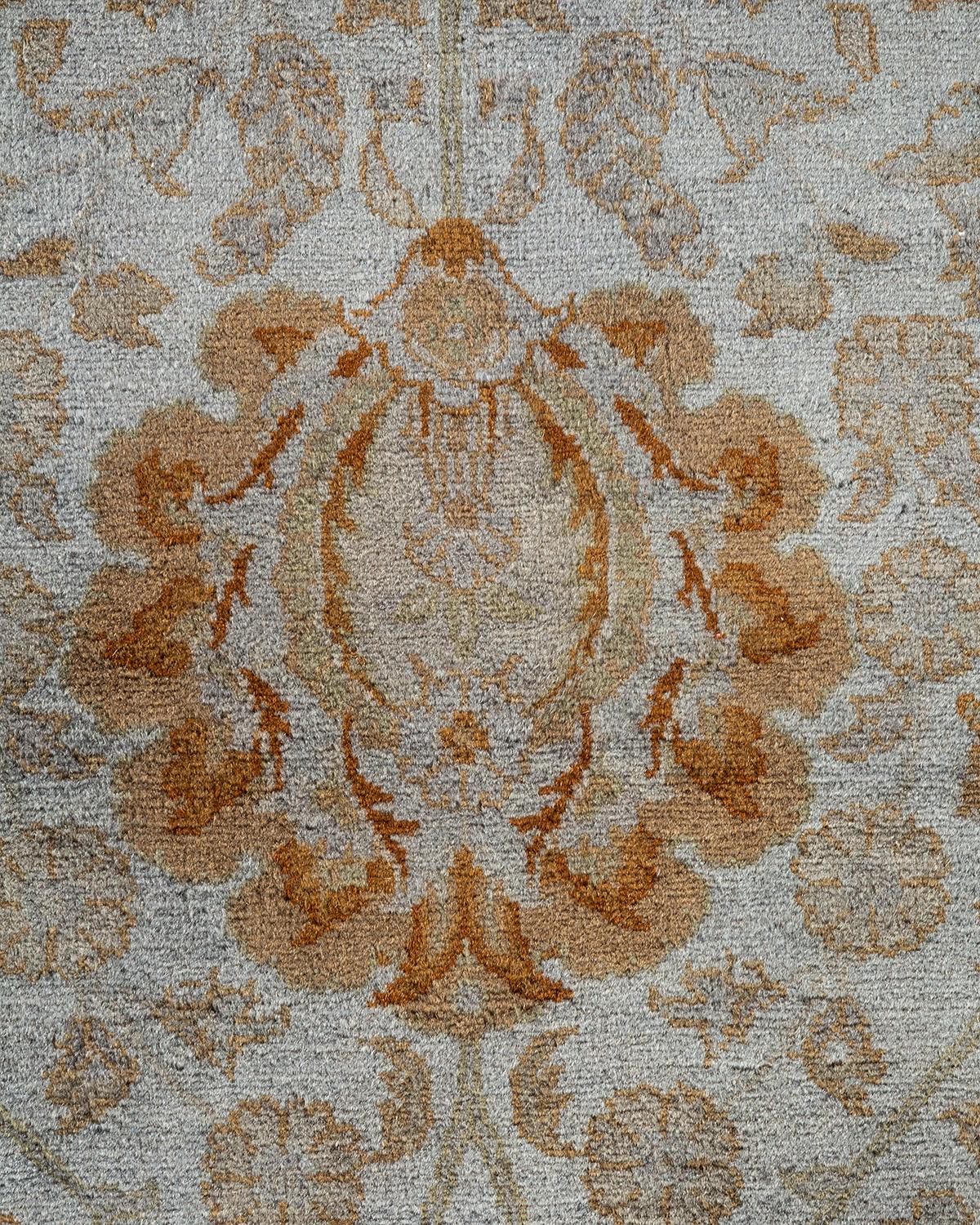 Pakistanais Contemporary Overdyed Hand Knotted Wool Gray Area Rug (Tapis de sol surdimensionné en laine grise nouée à la main) en vente