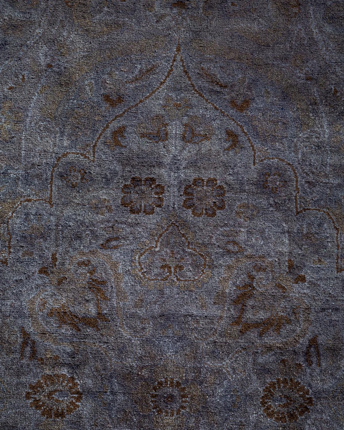 Contemporary Overdyed Hand Knotted Wool Gray Area Rug (Pakistanisch) im Angebot