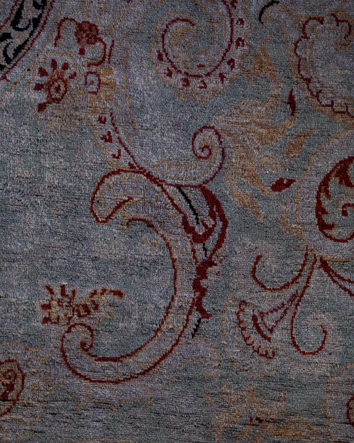 Pakistanais Contemporary Overdyed Hand Knotted Wool Gray Area Rug (Tapis de sol surdimensionné en laine grise nouée à la main) en vente