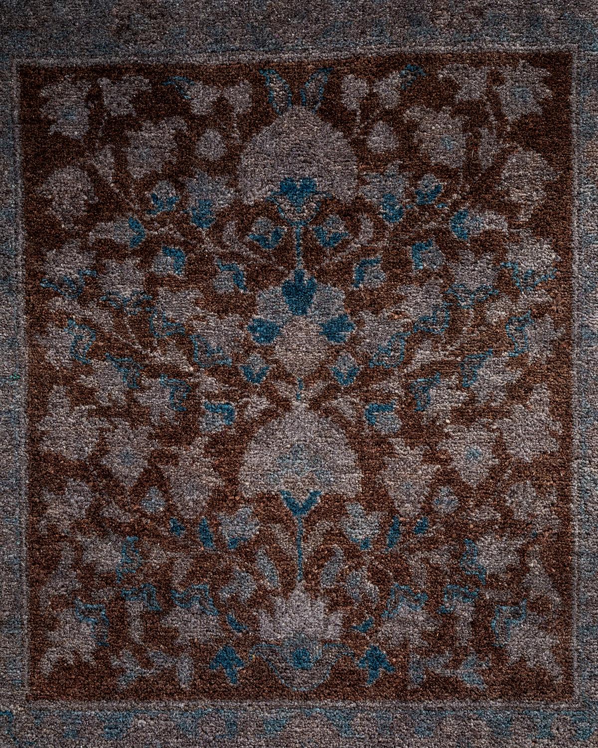 Pakistanais Contemporary Overdyed Hand Knotted Wool Gray Area Rug (Tapis de sol surdimensionné en laine grise nouée à la main) en vente