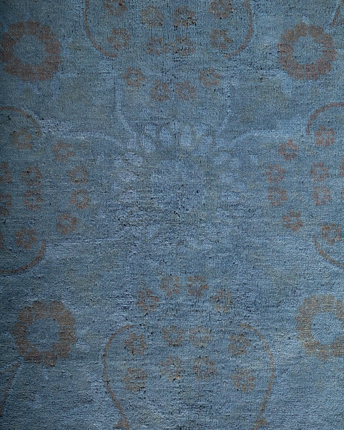 Pakistanais Contemporary Overdyed Hand Knotted Wool Gray Area Rug (Tapis de sol surdimensionné en laine grise nouée à la main) en vente