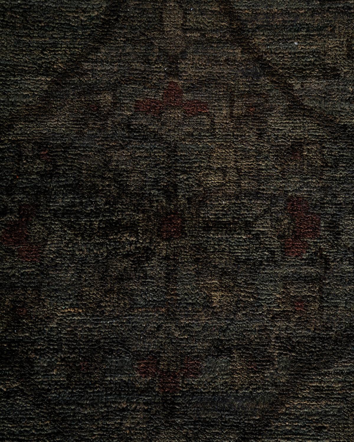 Pakistanais Contemporary Overdyed Hand Knotted Wool Gray Area Rug (Tapis de sol surdimensionné en laine grise nouée à la main) en vente