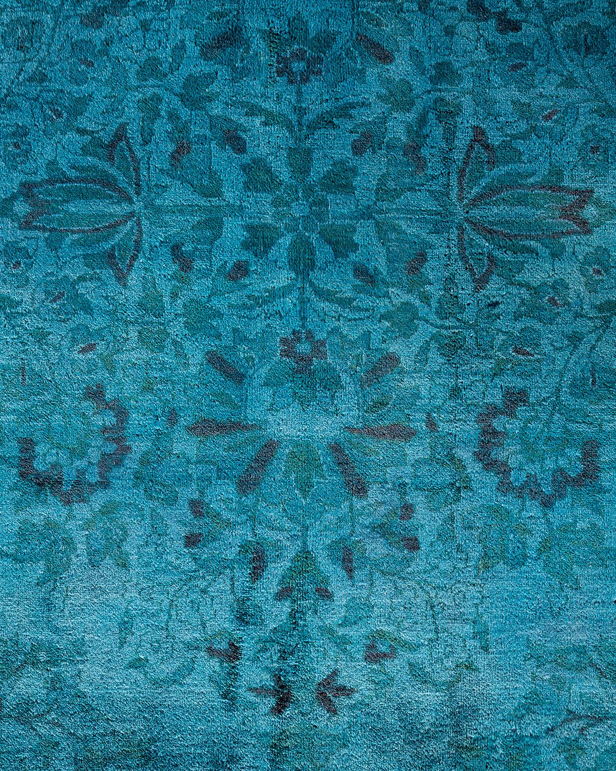 Pakistanais Contemporary Overdyed Hand Knotted Wool Gray Area Rug (Tapis de sol surdimensionné en laine grise nouée à la main) en vente