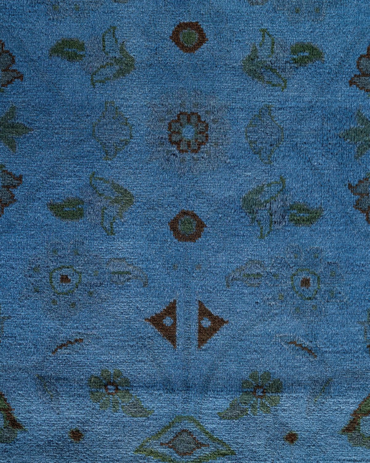 Pakistanais Contemporary Overdyed Hand Knotted Wool Gray Area Rug (Tapis de sol surdimensionné en laine grise nouée à la main) en vente