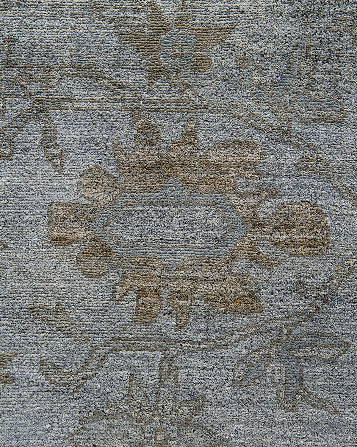 Pakistanais Contemporary Overdyed Hand Knotted Wool Gray Area Rug (Tapis de sol surdimensionné en laine grise nouée à la main) en vente