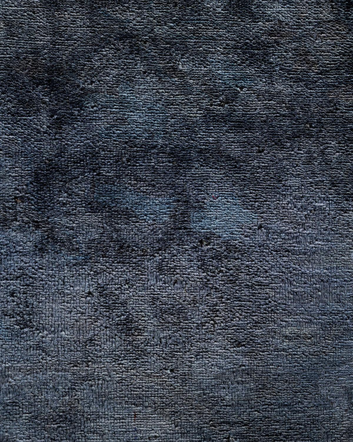 Pakistanais Contemporary Overdyed Hand Knotted Wool Gray Area Rug (Tapis de sol surdimensionné en laine grise nouée à la main) en vente