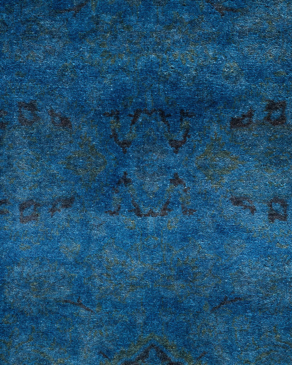 Pakistanais Contemporary Overdyed Hand Knotted Wool Gray Area Rug (Tapis de sol surdimensionné en laine grise nouée à la main) en vente