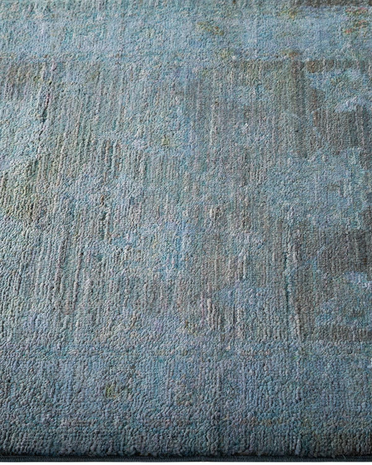 Contemporary Overdyed Hand Knotted Wool Gray Area Rug (Tapis de sol surdimensionné en laine grise nouée à la main) Neuf - En vente à Norwalk, CT