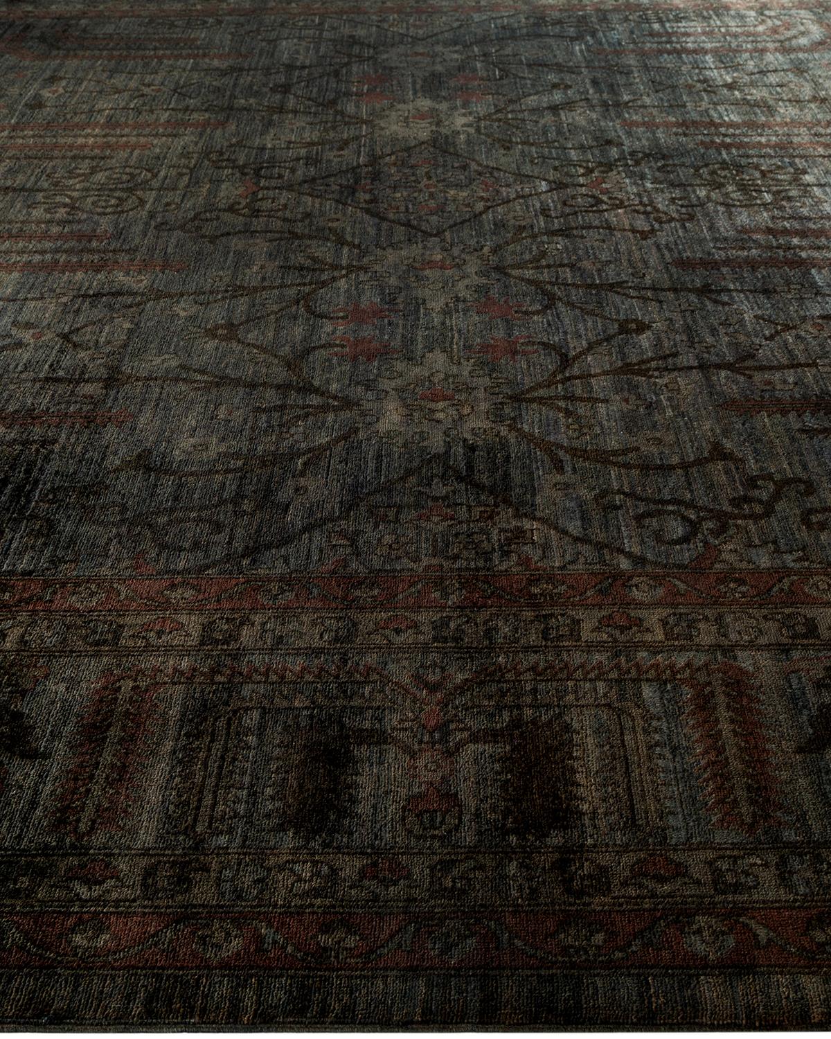 Contemporary Overdyed Hand Knotted Wool Gray Area Rug (Tapis de sol surdimensionné en laine grise nouée à la main) Neuf - En vente à Norwalk, CT
