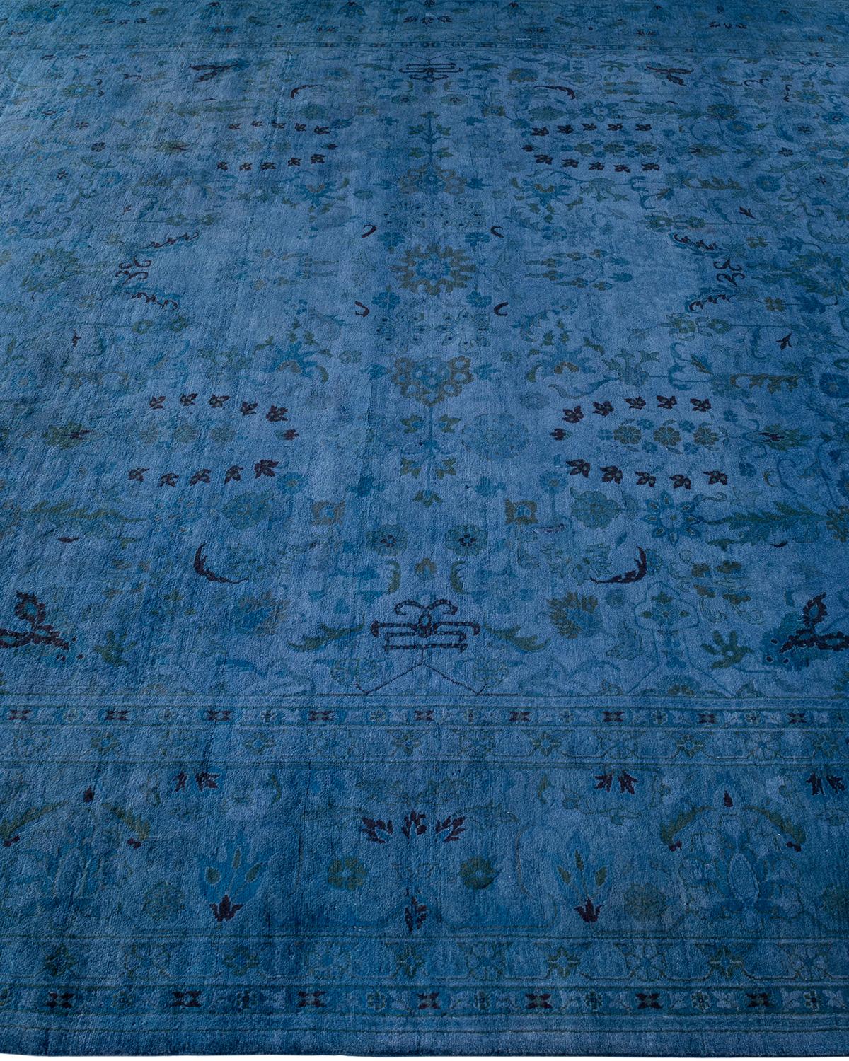 Contemporary Overdyed Hand Knotted Wool Gray Area Rug (Tapis de sol surdimensionné en laine grise nouée à la main) Neuf - En vente à Norwalk, CT