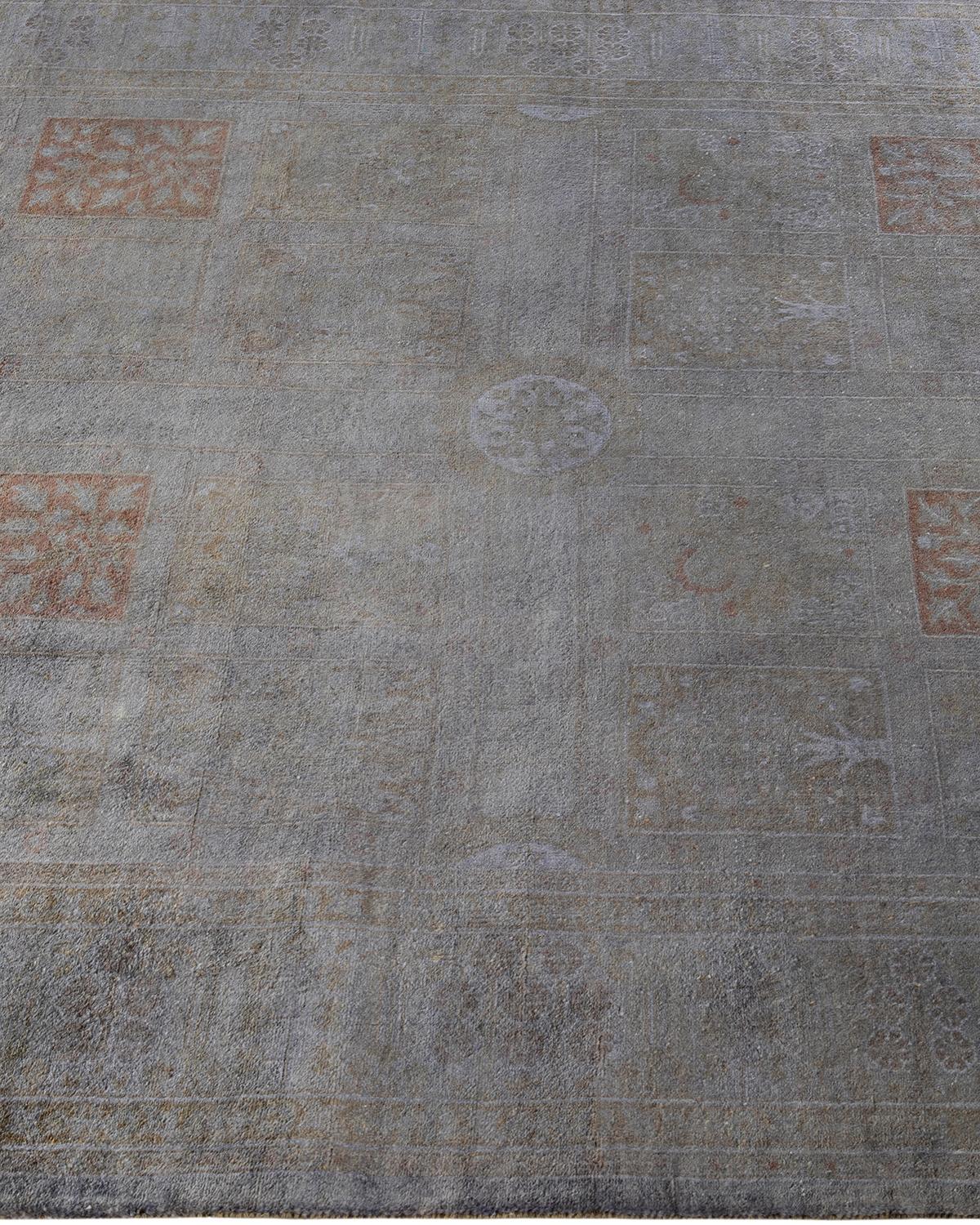 Contemporary Overdyed Hand Knotted Wool Gray Area Rug (Tapis de sol surdimensionné en laine grise nouée à la main) Neuf - En vente à Norwalk, CT