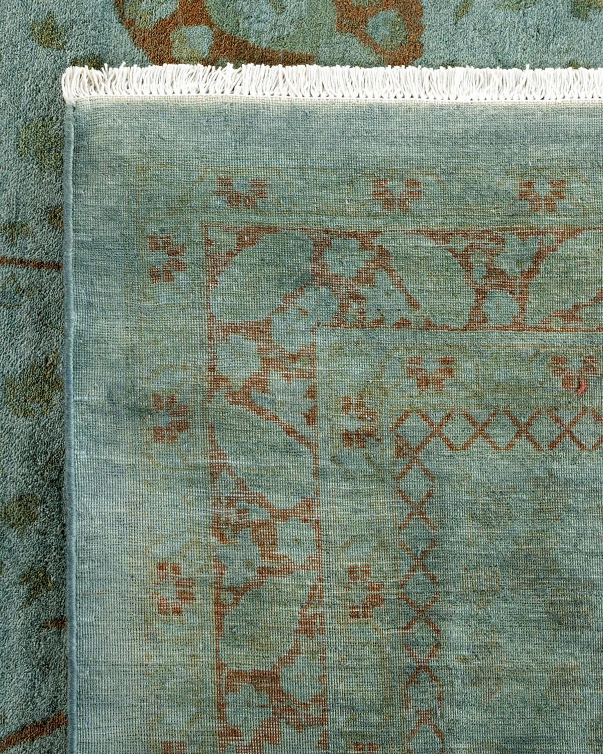 XXIe siècle et contemporain Contemporary Overdyed Hand Knotted Wool Gray Area Rug (Tapis de sol surdimensionné en laine grise nouée à la main) en vente