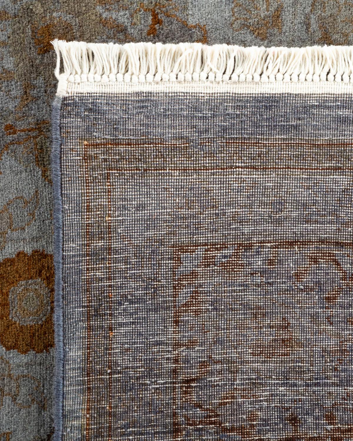 XXIe siècle et contemporain Contemporary Overdyed Hand Knotted Wool Gray Area Rug (Tapis de sol surdimensionné en laine grise nouée à la main) en vente