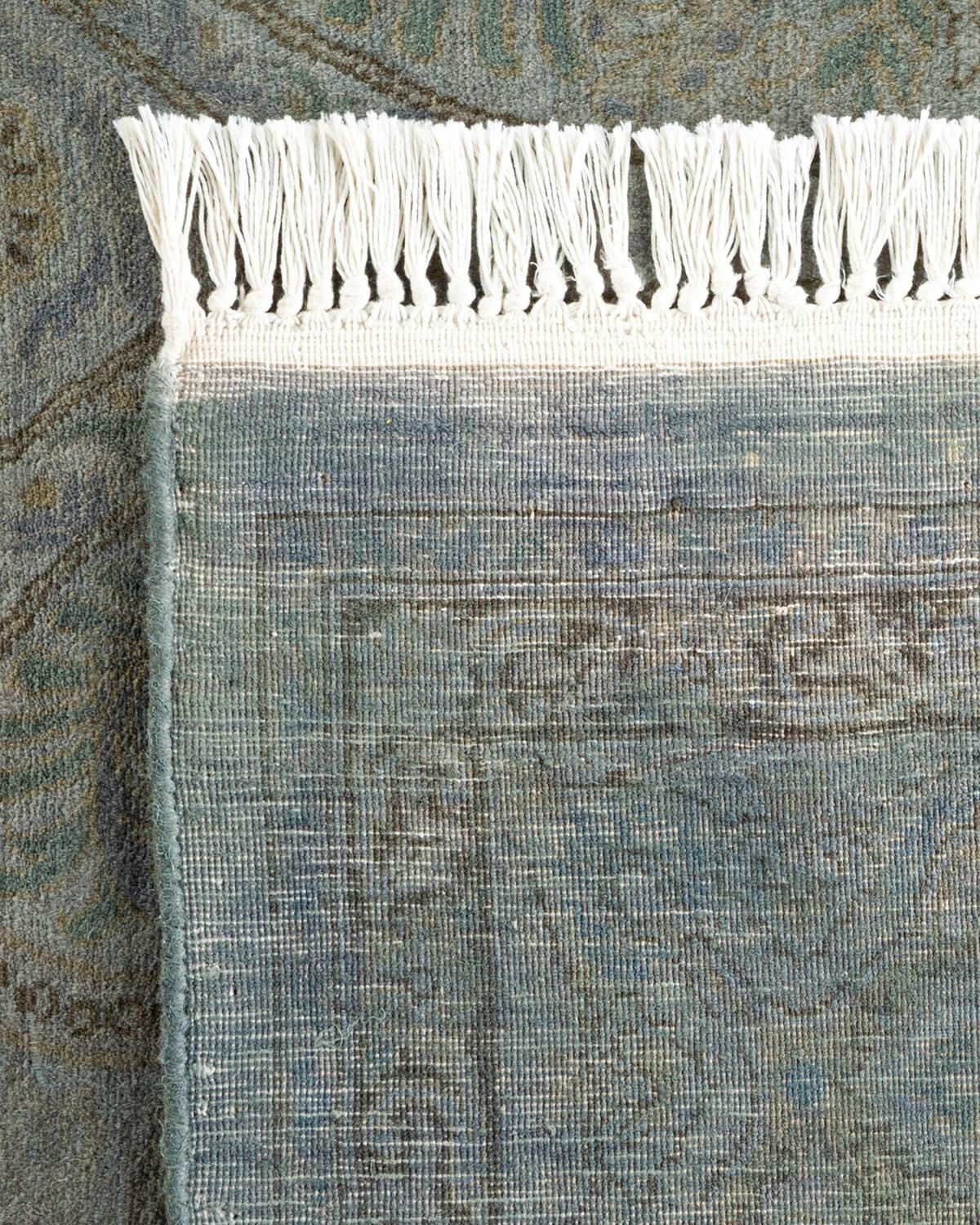 XXIe siècle et contemporain Contemporary Overdyed Hand Knotted Wool Gray Area Rug (Tapis de sol surdimensionné en laine grise nouée à la main) en vente