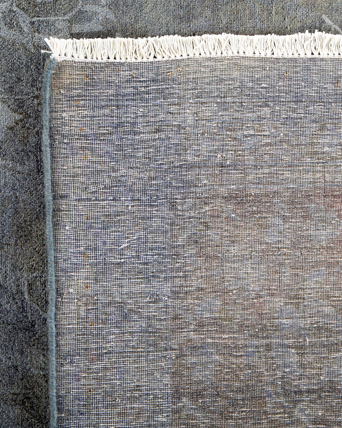 XXI secolo e contemporaneo Contemporary Overdyed Hand Knotted Wool Gray Area Rugs (Tappeto di lana grigio) in vendita
