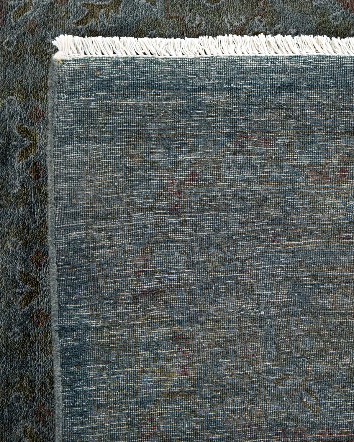 Contemporary Overdyed Hand Knotted Wool Gray Area Rug (21. Jahrhundert und zeitgenössisch) im Angebot