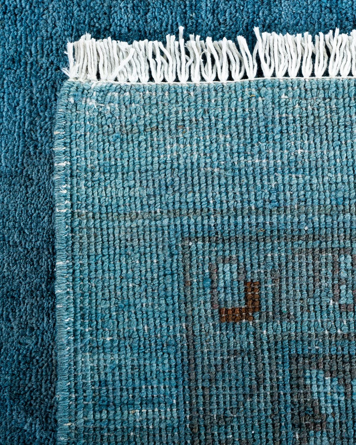 XXIe siècle et contemporain Contemporary Overdyed Hand Knotted Wool Gray Area Rug (Tapis de sol surdimensionné en laine grise nouée à la main) en vente