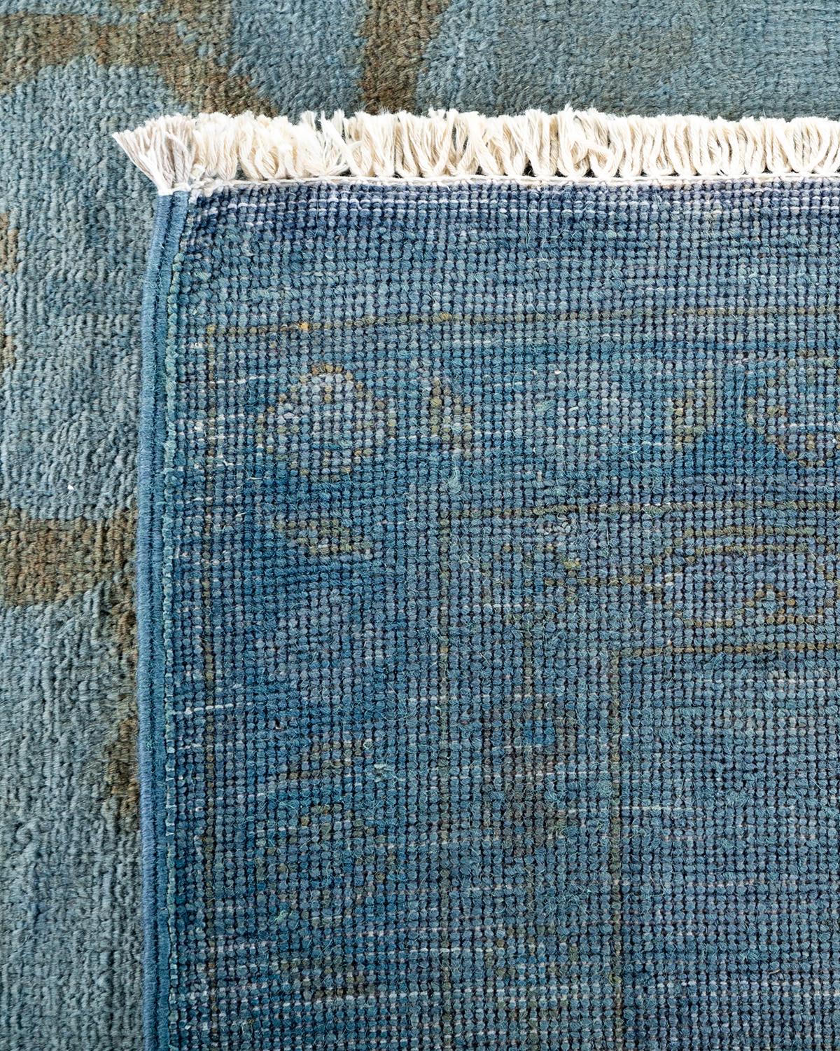 XXIe siècle et contemporain Contemporary Overdyed Hand Knotted Wool Gray Area Rug (Tapis de sol surdimensionné en laine grise nouée à la main) en vente
