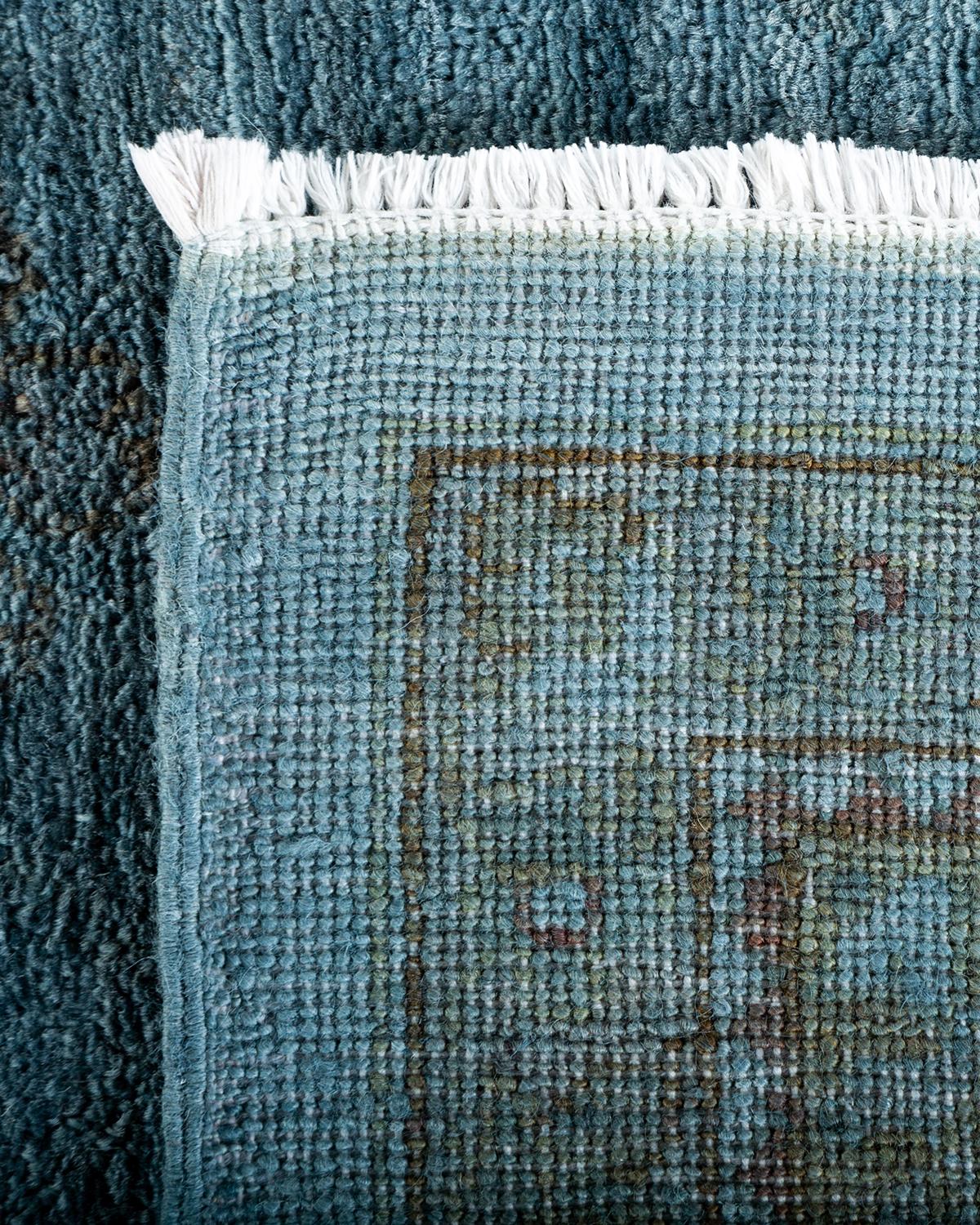 Contemporary Overdyed Hand Knotted Wool Gray Area Rug (21. Jahrhundert und zeitgenössisch) im Angebot