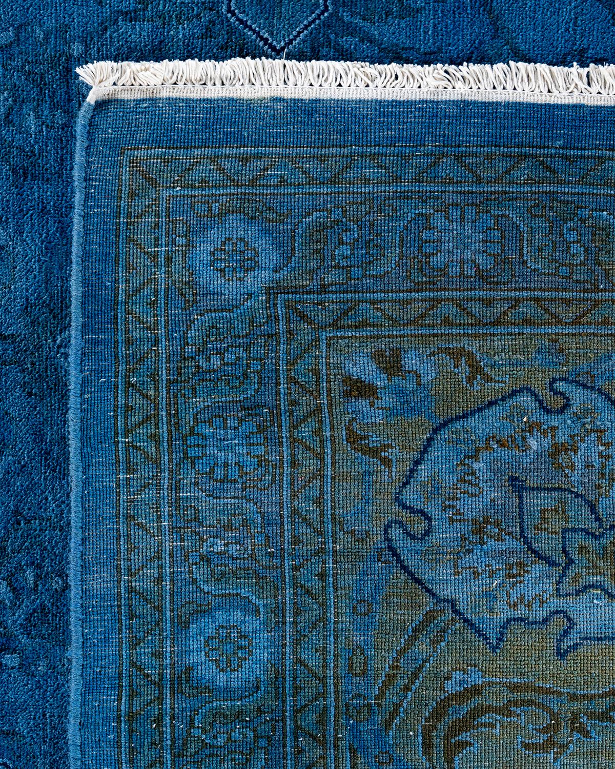 XXIe siècle et contemporain Contemporary Overdyed Hand Knotted Wool Gray Area Rug (Tapis de sol surdimensionné en laine grise nouée à la main) en vente