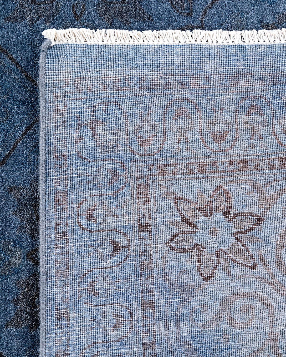 Contemporary Overdyed Hand Knotted Wool Gray Area Rug (21. Jahrhundert und zeitgenössisch) im Angebot