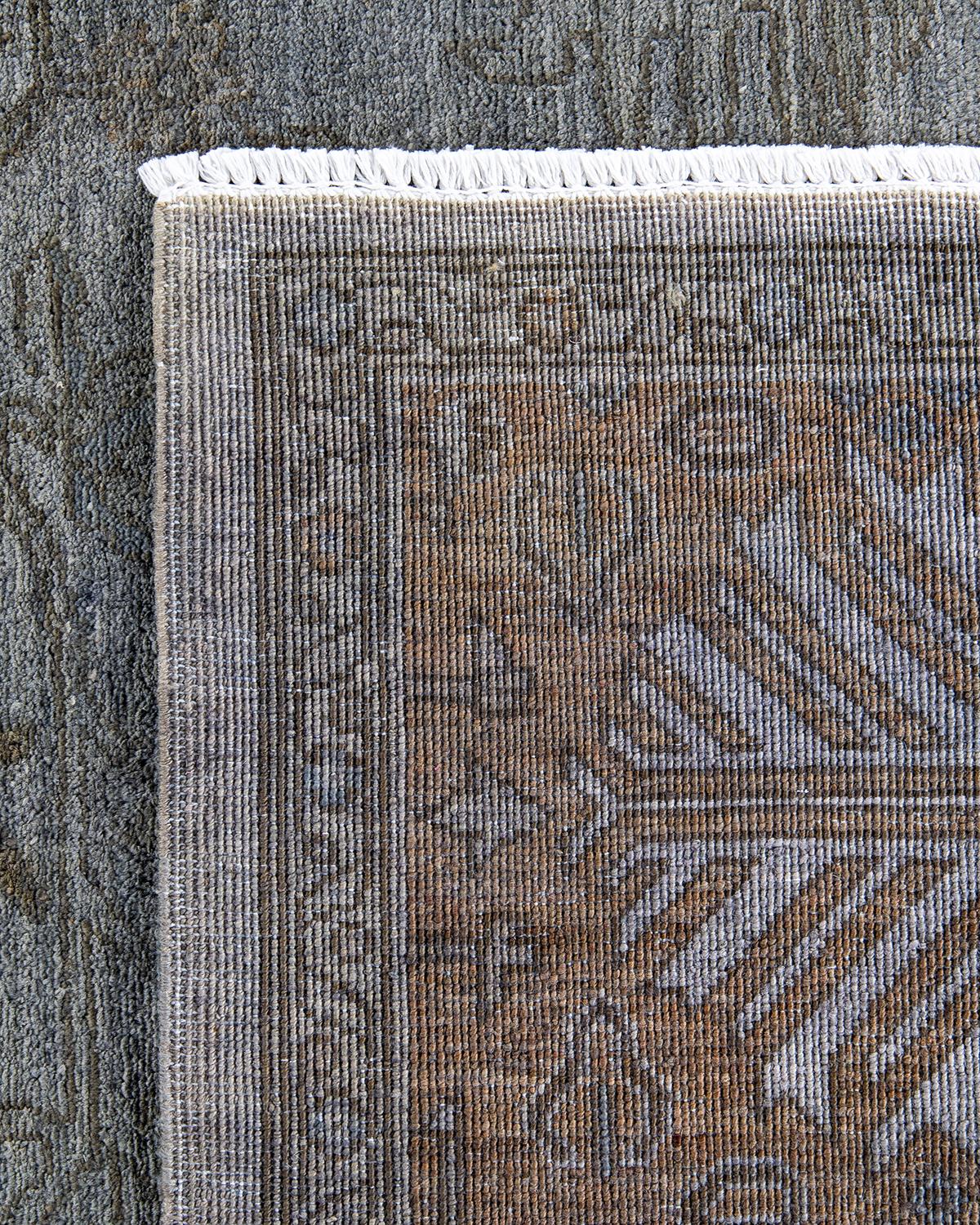XXIe siècle et contemporain Contemporary Overdyed Hand Knotted Wool Gray Area Rug (Tapis de sol surdimensionné en laine grise nouée à la main) en vente
