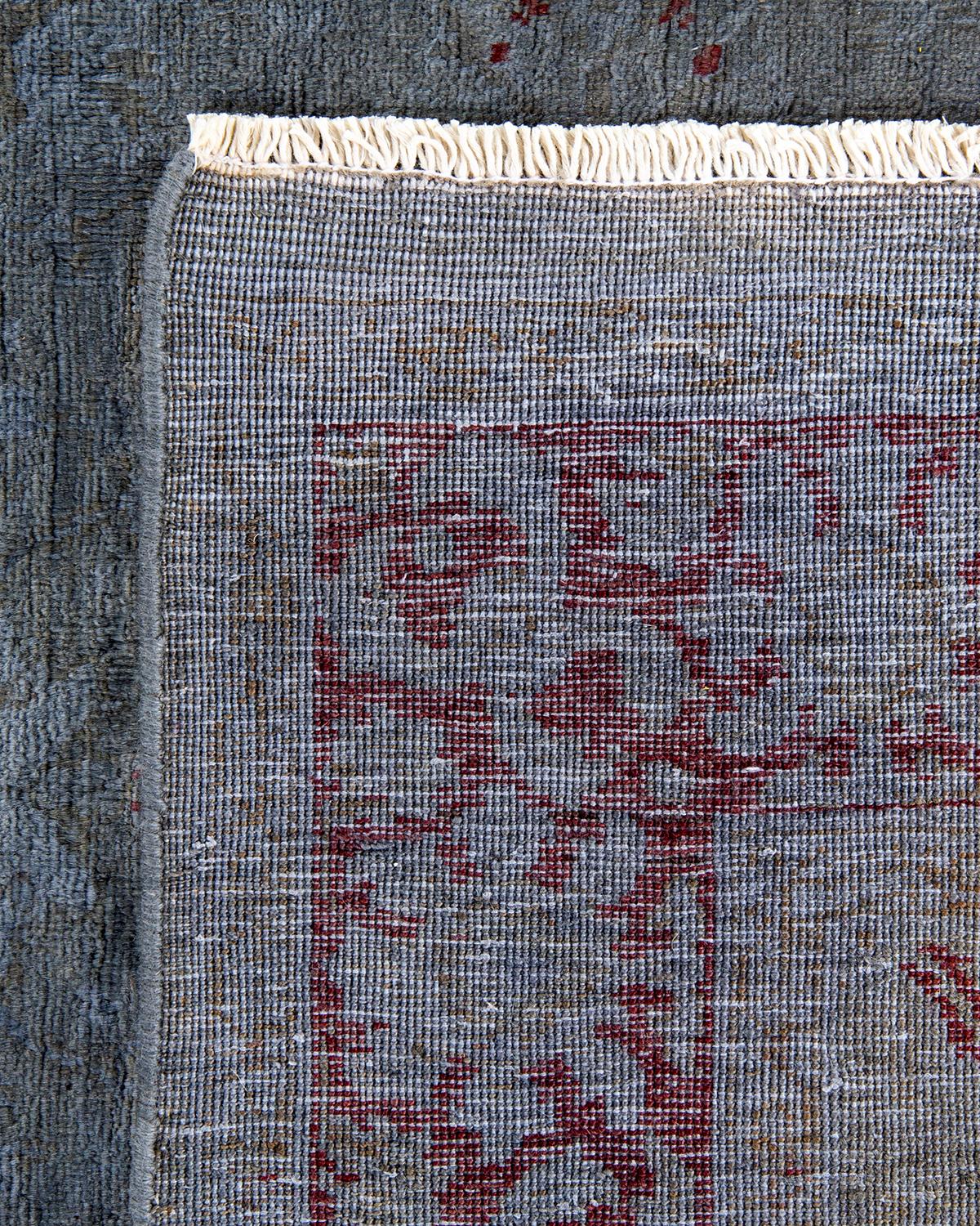 XXIe siècle et contemporain Contemporary Overdyed Hand Knotted Wool Gray Area Rug (Tapis de sol surdimensionné en laine grise nouée à la main) en vente