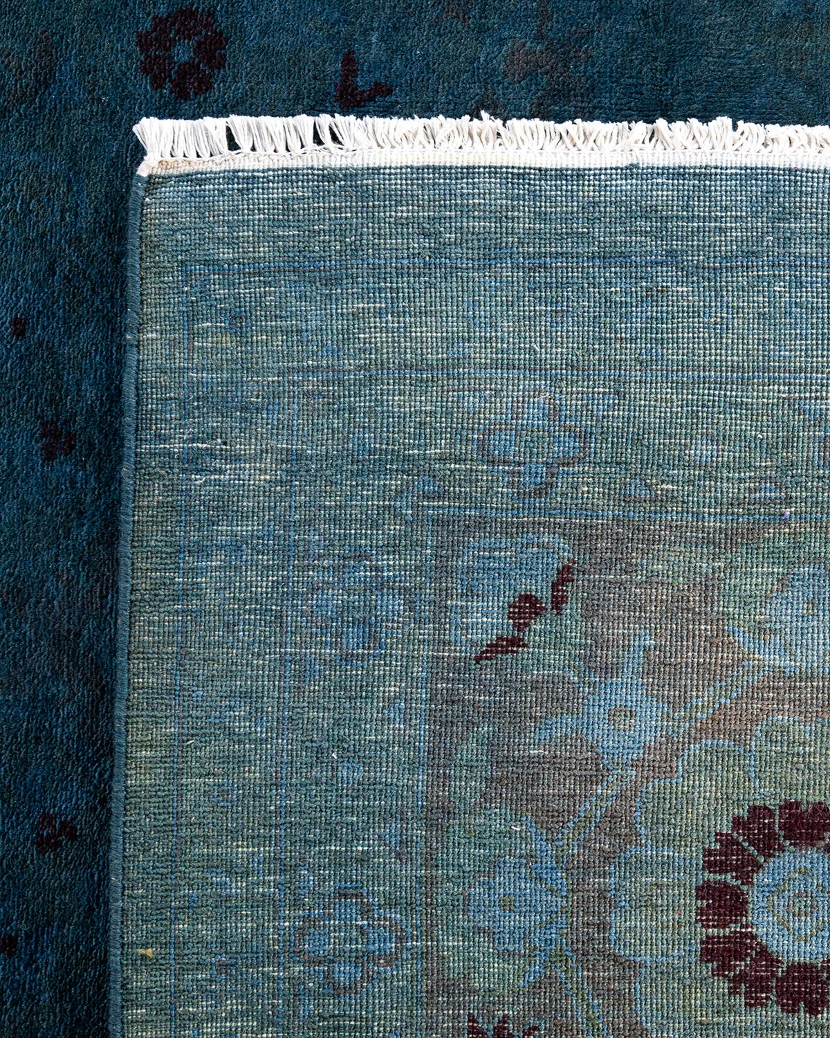XXIe siècle et contemporain Contemporary Overdyed Hand Knotted Wool Gray Area Rug (Tapis de sol surdimensionné en laine grise nouée à la main) en vente
