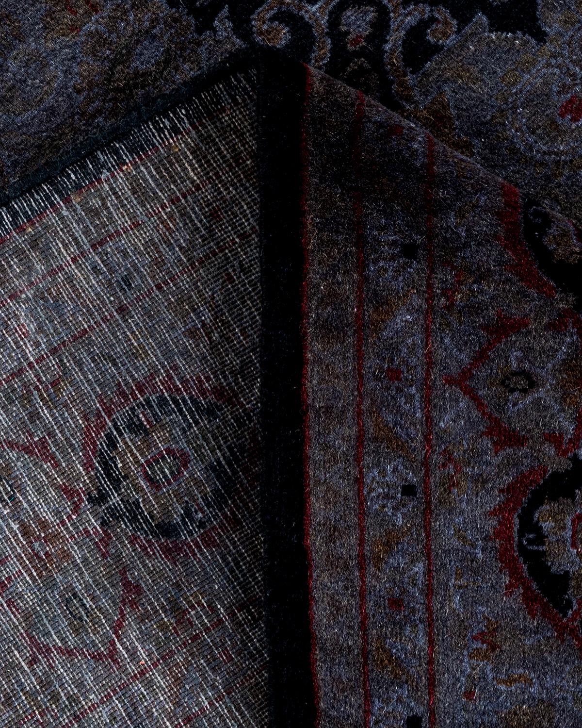 Laine Contemporary Overdyed Hand Knotted Wool Gray Area Rug (Tapis de sol surdimensionné en laine grise nouée à la main) en vente