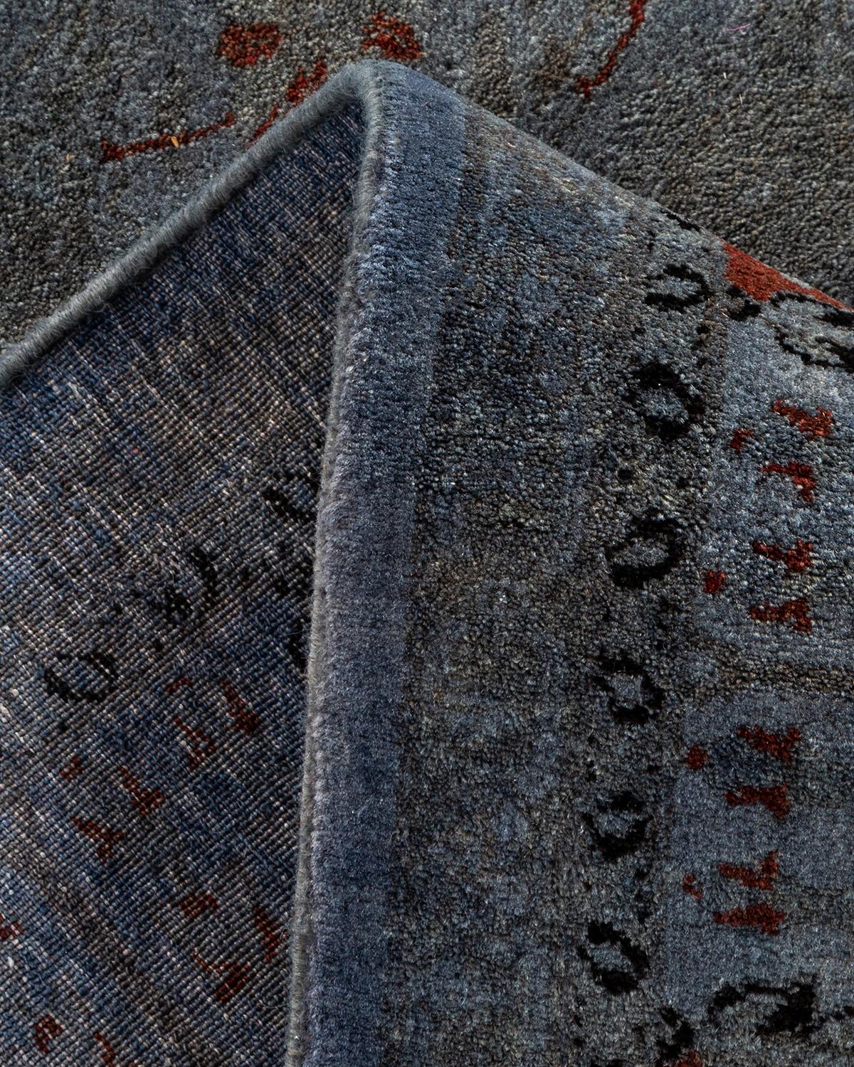 Laine Contemporary Overdyed Hand Knotted Wool Gray Area Rug (Tapis de sol surdimensionné en laine grise nouée à la main) en vente