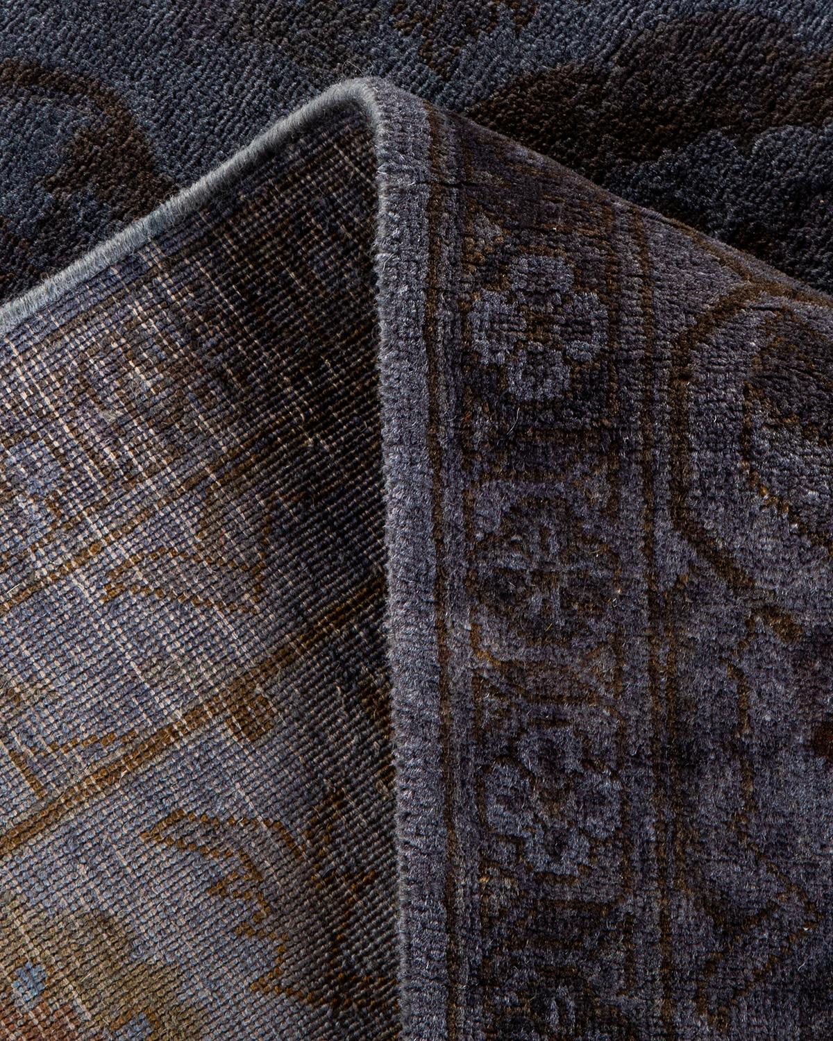 Contemporary Overdyed Hand Knotted Wool Gray Area Rug (Wolle) im Angebot