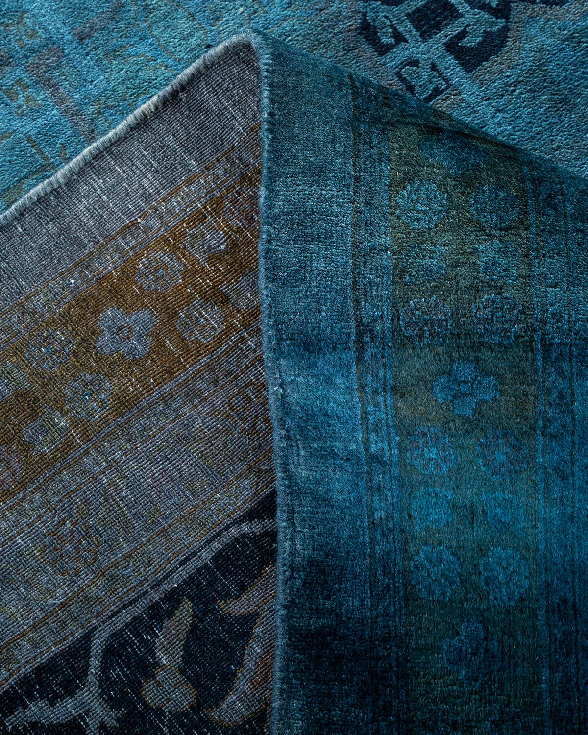 Contemporary Overdyed Hand Knotted Wool Gray Area Rug (Wolle) im Angebot