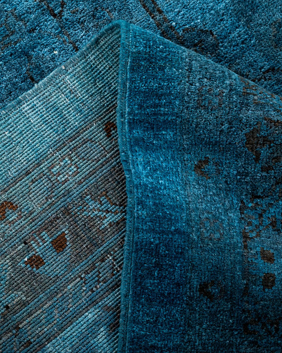 Laine Contemporary Overdyed Hand Knotted Wool Gray Area Rug (Tapis de sol surdimensionné en laine grise nouée à la main) en vente