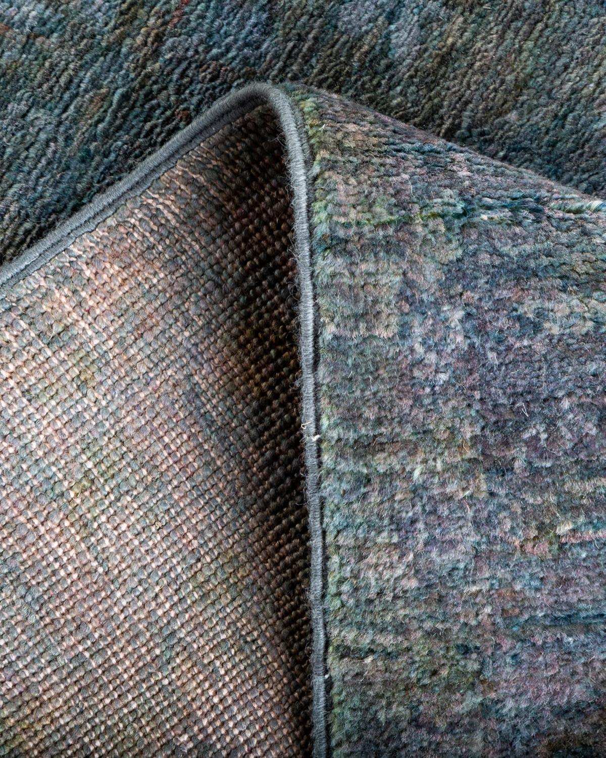 Laine Contemporary Overdyed Hand Knotted Wool Gray Area Rug (Tapis de sol surdimensionné en laine grise nouée à la main) en vente