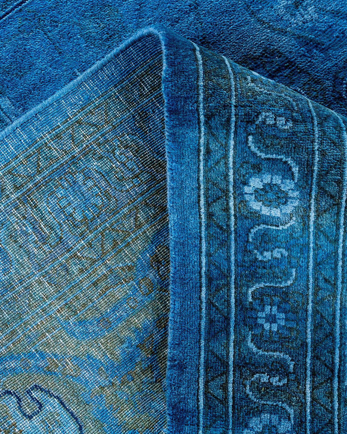 Laine Contemporary Overdyed Hand Knotted Wool Gray Area Rug (Tapis de sol surdimensionné en laine grise nouée à la main) en vente
