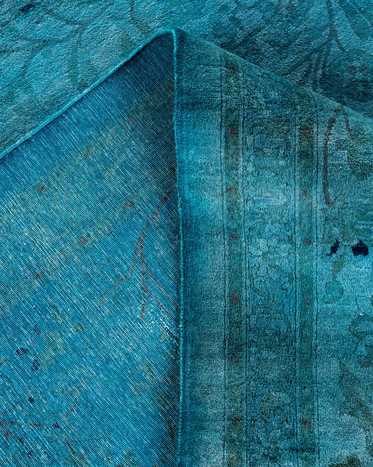 Laine Contemporary Overdyed Hand Knotted Wool Gray Area Rug (Tapis de sol surdimensionné en laine grise nouée à la main) en vente
