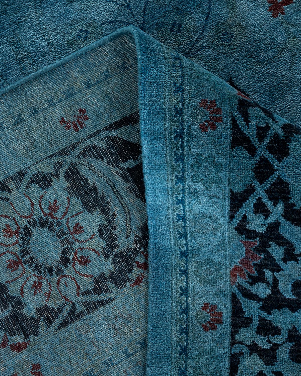 Laine Contemporary Overdyed Hand Knotted Wool Gray Area Rug (Tapis de sol surdimensionné en laine grise nouée à la main) en vente
