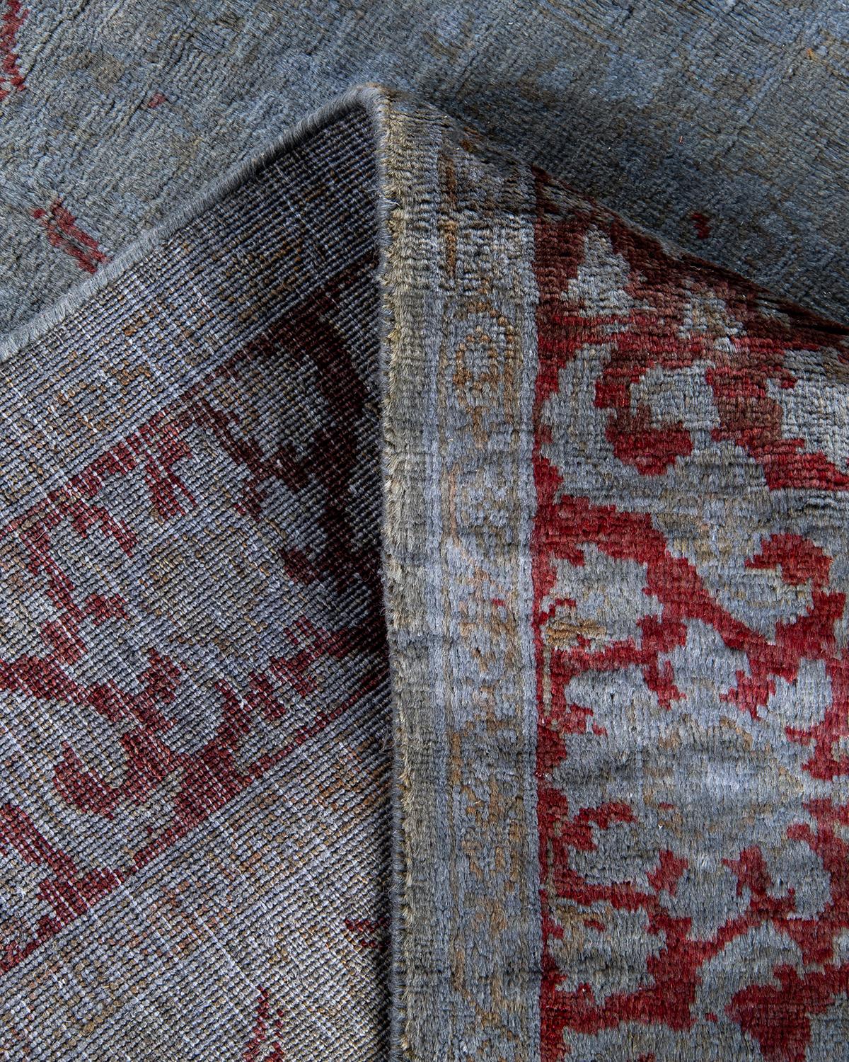Laine Contemporary Overdyed Hand Knotted Wool Gray Area Rug (Tapis de sol surdimensionné en laine grise nouée à la main) en vente