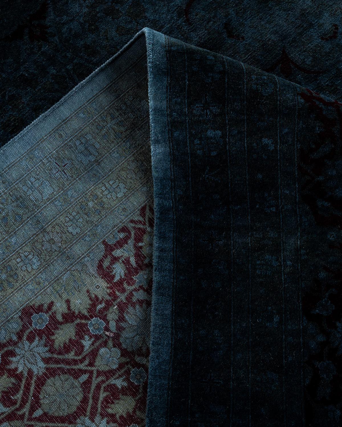 Contemporary Overdyed Hand Knotted Wool Gray Area Rug (Wolle) im Angebot
