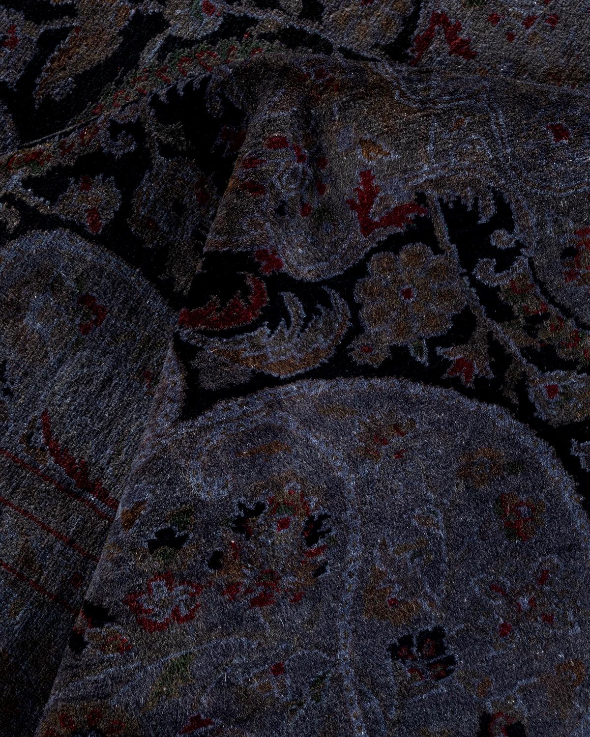 Contemporary Overdyed Hand Knotted Wool Gray Area Rug (Tapis de sol surdimensionné en laine grise nouée à la main) en vente 1