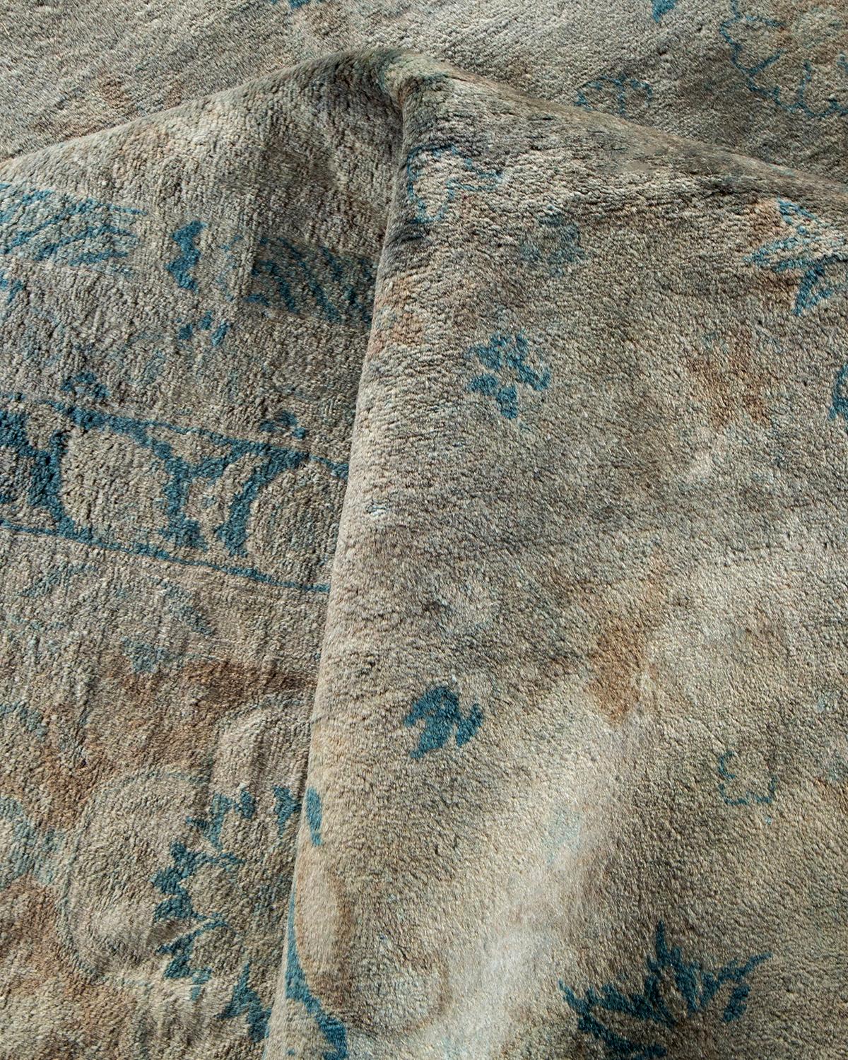 Alfombra de lana teñida a mano gris contemporánea en venta 1