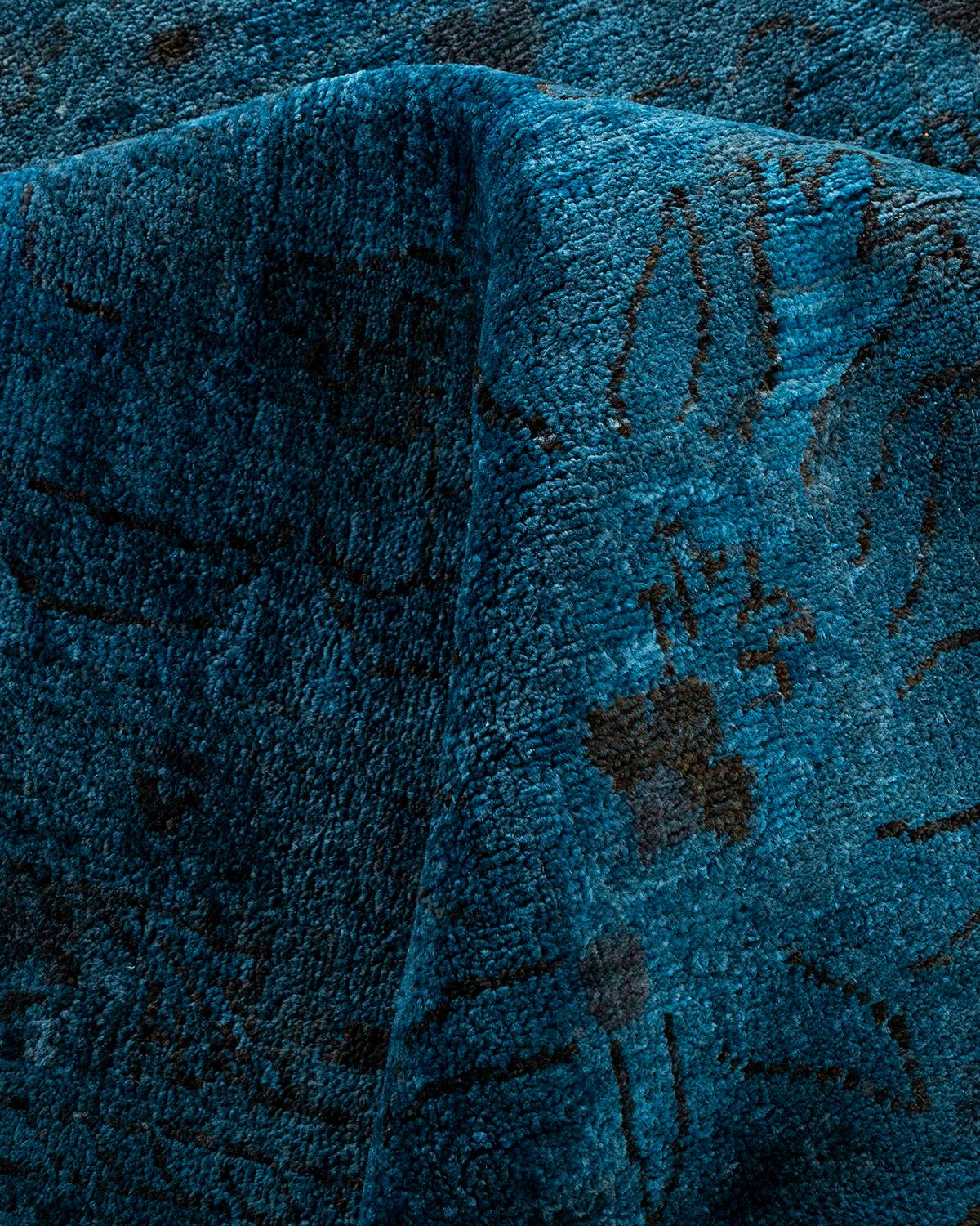 Contemporary Overdyed Hand Knotted Wool Gray Area Rug (Tapis de sol surdimensionné en laine grise nouée à la main) en vente 1