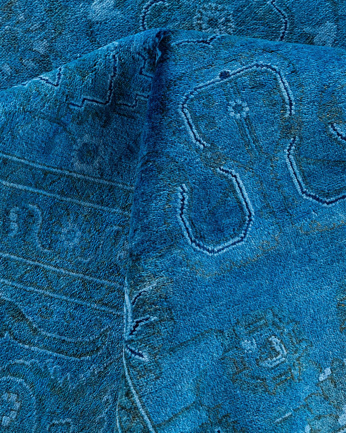 Contemporary Overdyed Hand Knotted Wool Gray Area Rug (Tapis de sol surdimensionné en laine grise nouée à la main) en vente 1