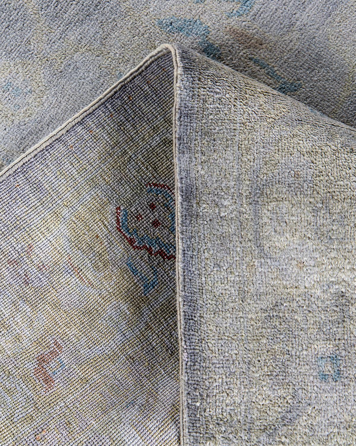 Contemporary Overdyed Hand Knotted Wool Gray Area Rug (Tapis de sol surdimensionné en laine grise nouée à la main) en vente 1