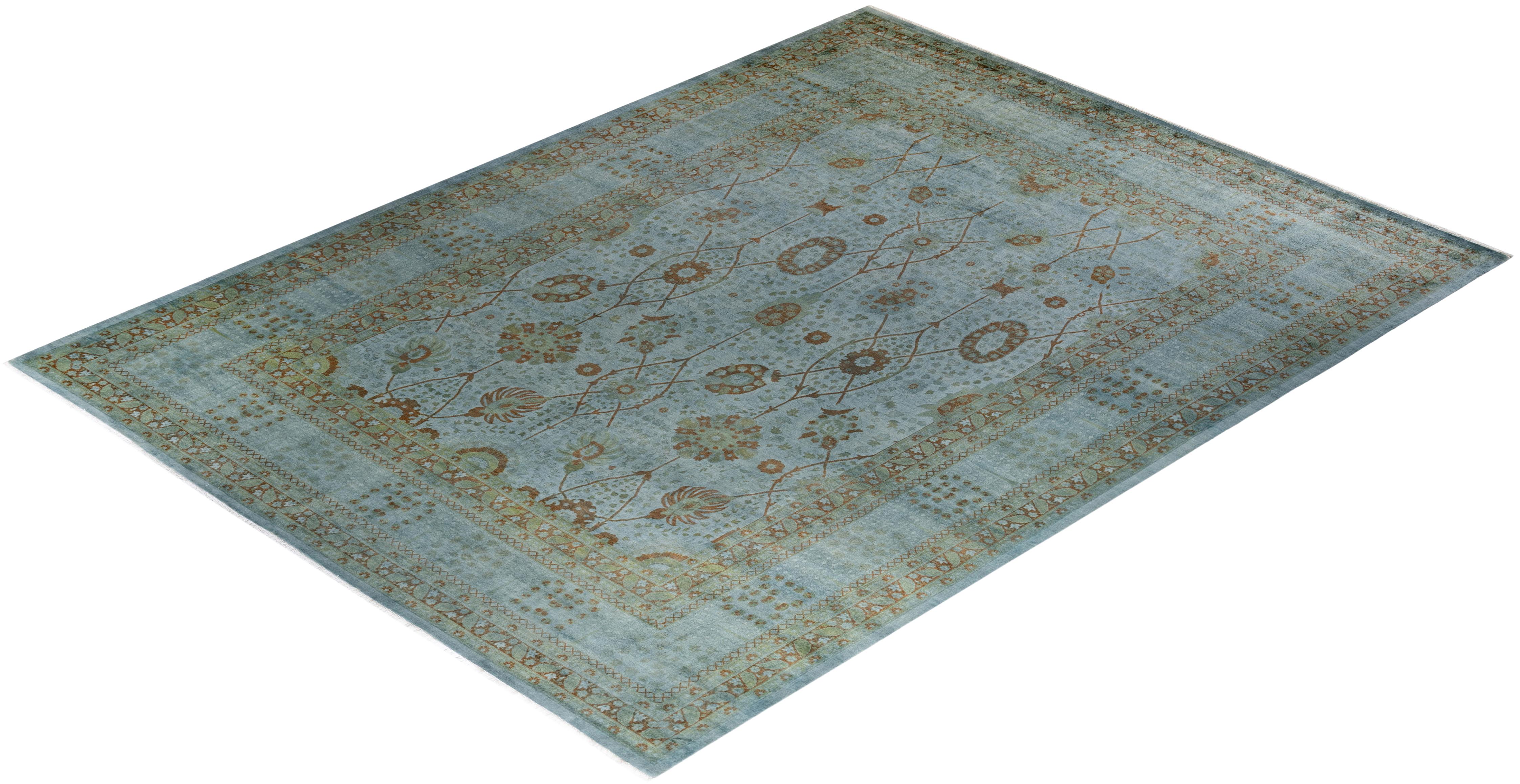 Contemporary Overdyed Hand Knotted Wool Gray Area Rug (Tapis de sol surdimensionné en laine grise nouée à la main) en vente 2