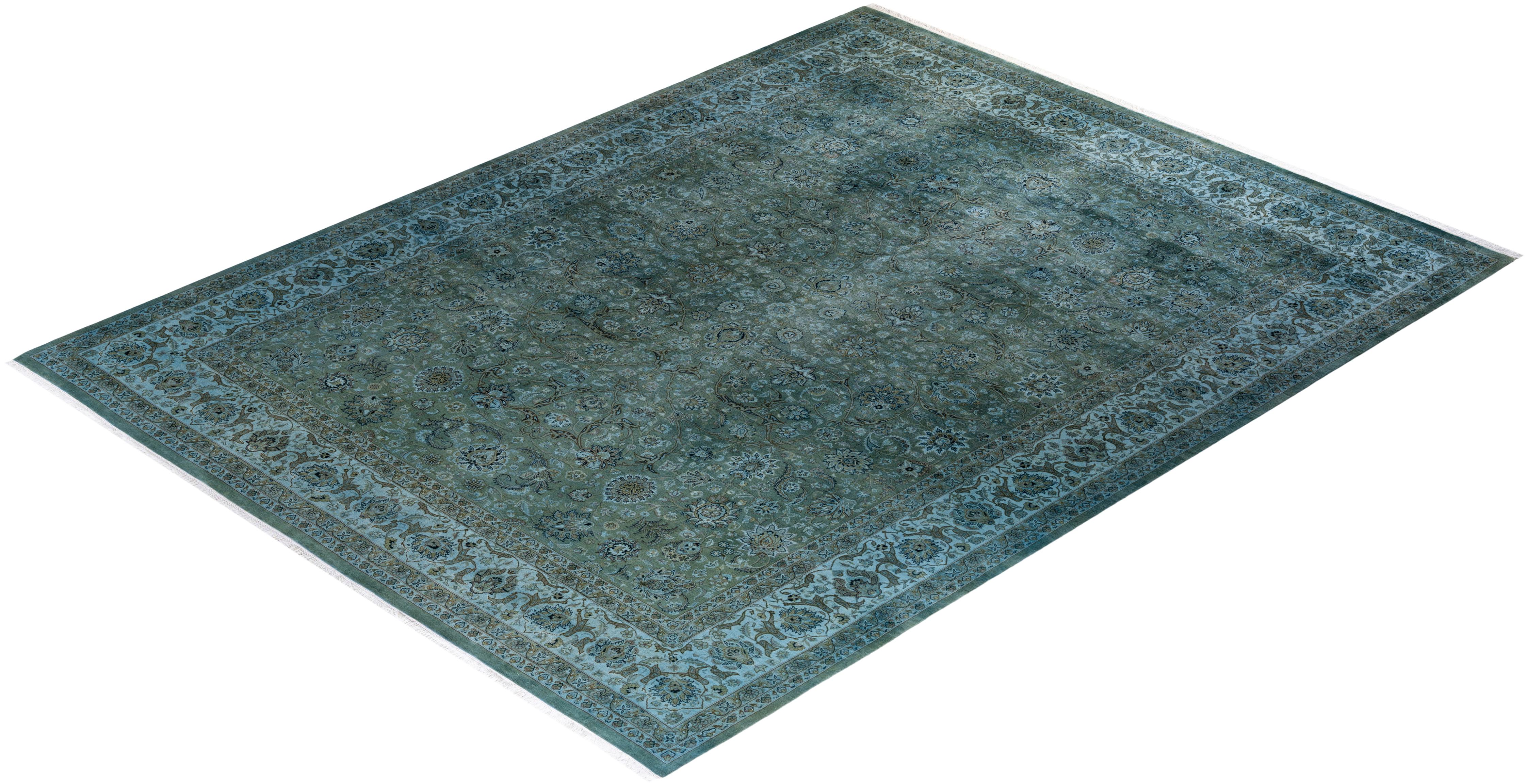 Contemporary Overdyed Hand Knotted Wool Gray Area Rug (Tapis de sol surdimensionné en laine grise nouée à la main) en vente 2