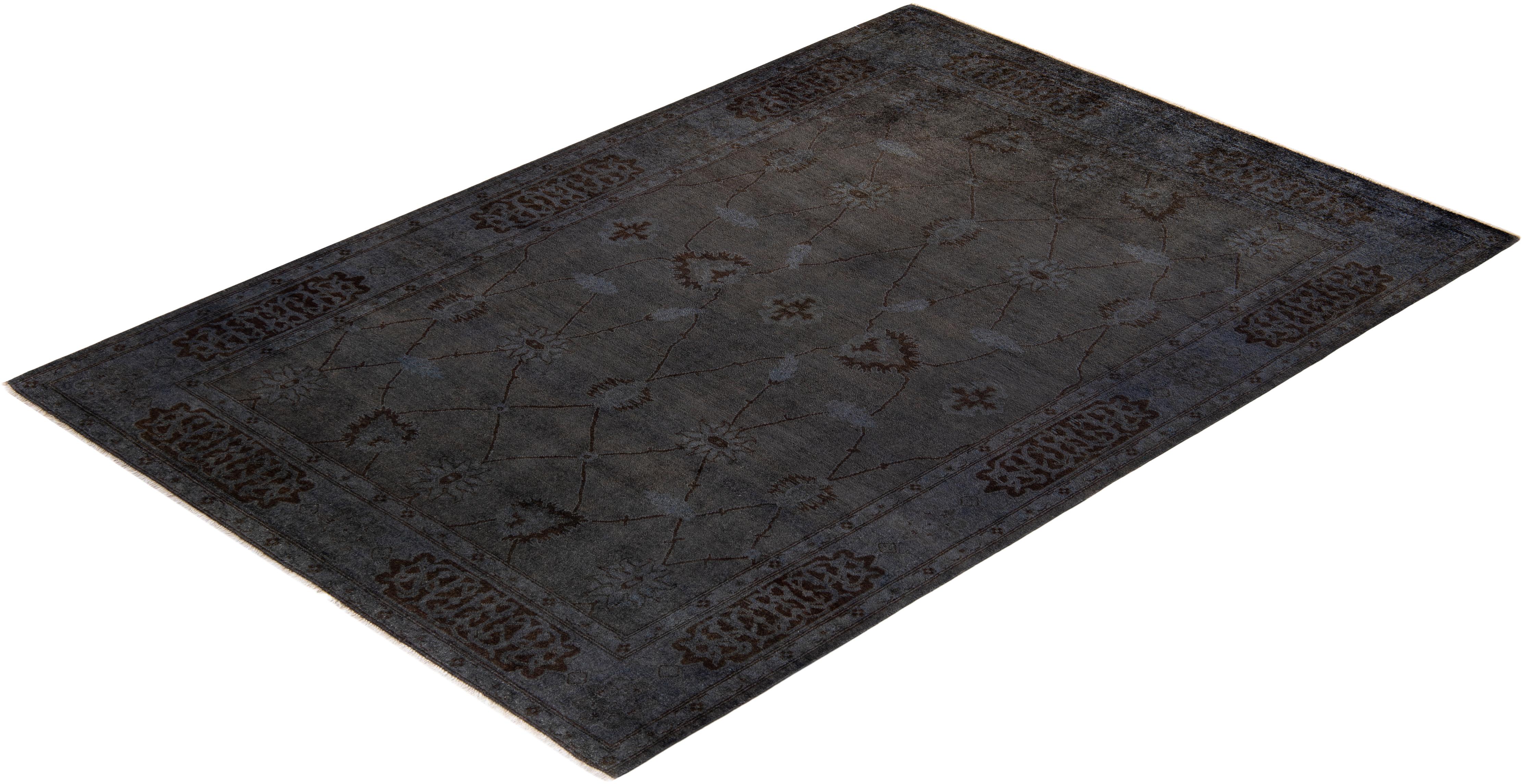 Contemporary Overdyed Hand Knotted Wool Gray Area Rug im Angebot 2