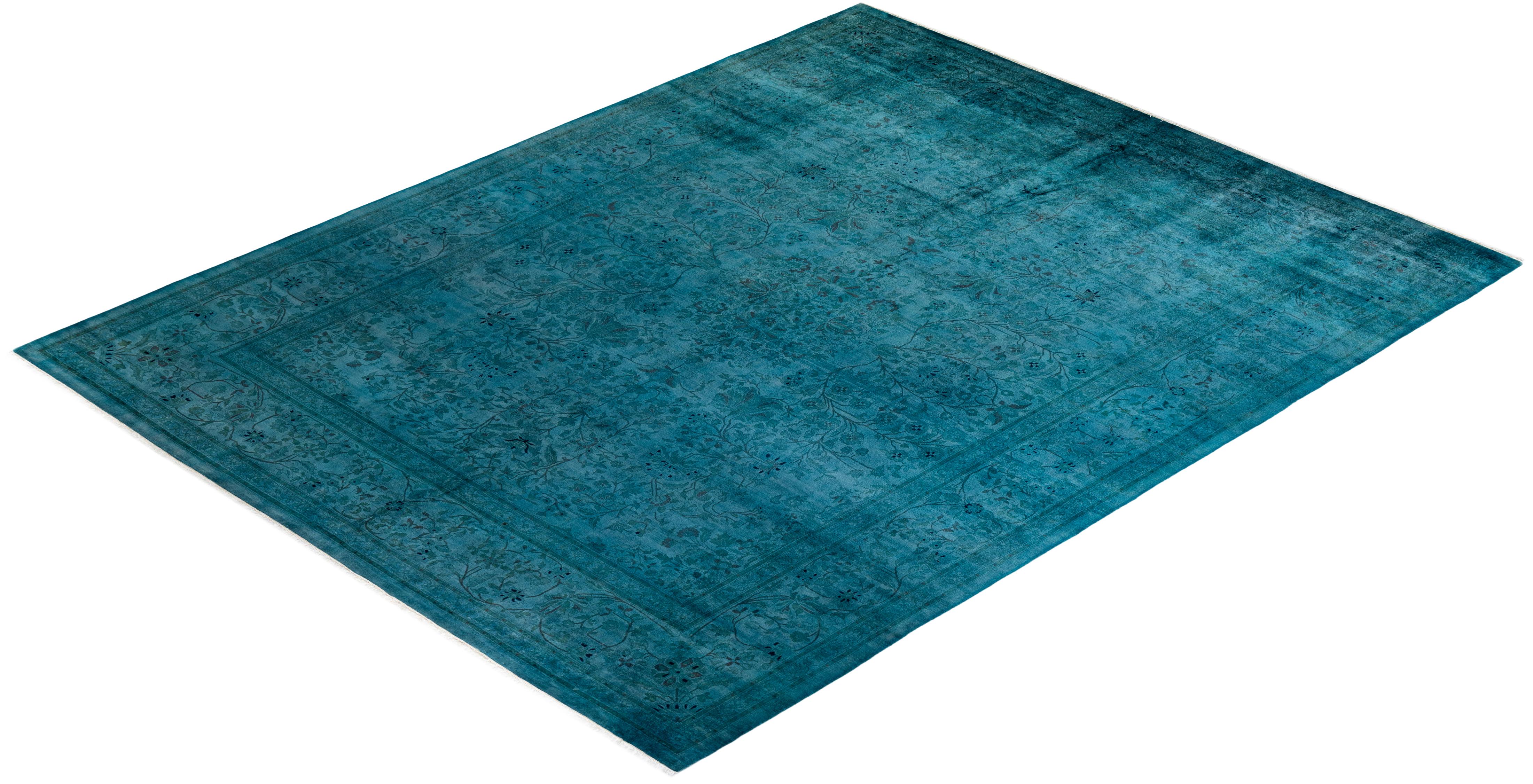 Contemporary Overdyed Hand Knotted Wool Gray Area Rug (Tapis de sol surdimensionné en laine grise nouée à la main) en vente 2