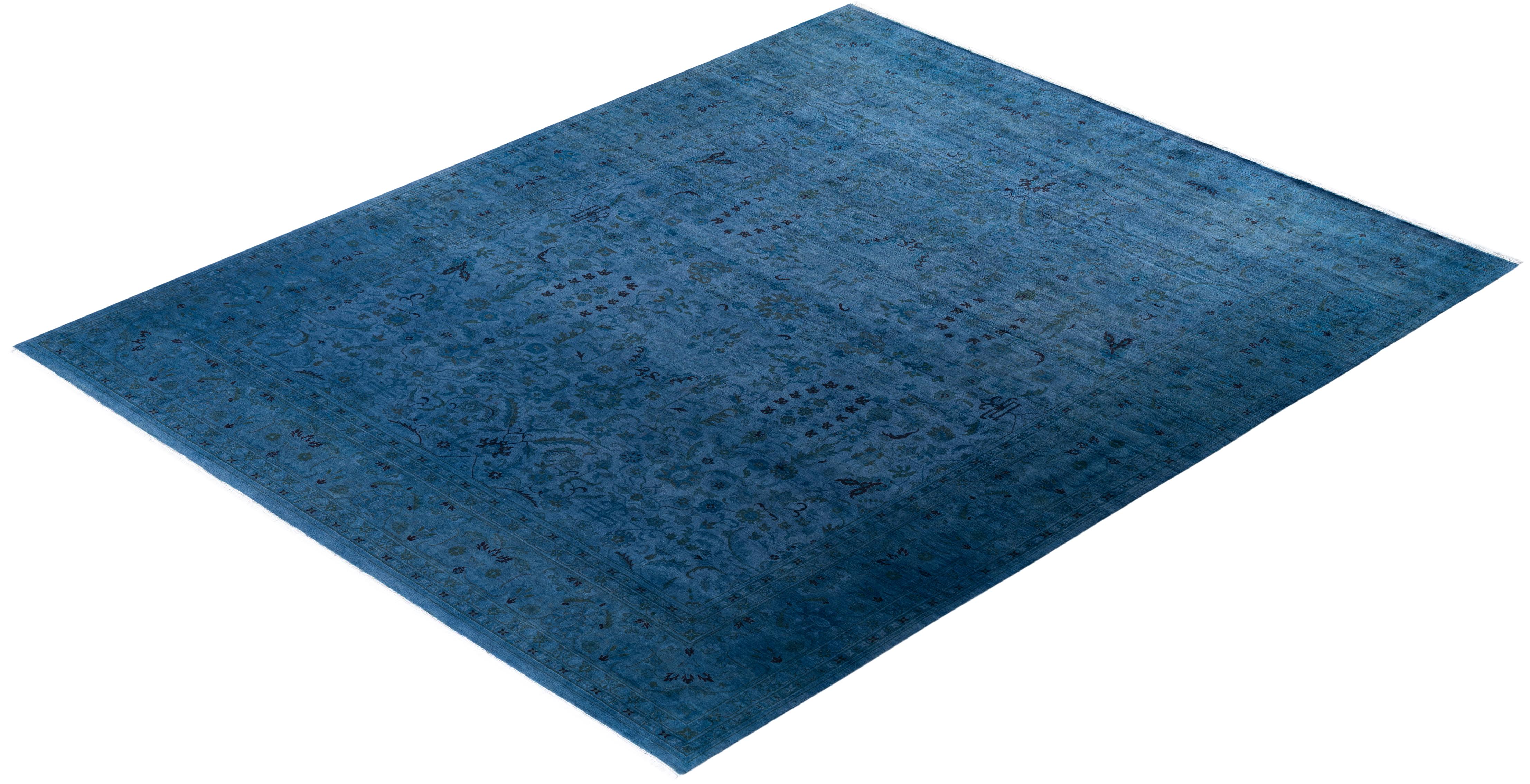 Contemporary Overdyed Hand Knotted Wool Gray Area Rug (Tapis de sol surdimensionné en laine grise nouée à la main) en vente 2
